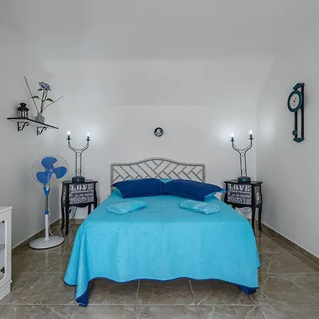 Lägenhet Two Bedrooms With Ocean Views