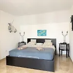 アパート Two Bedrooms With Ocean Views