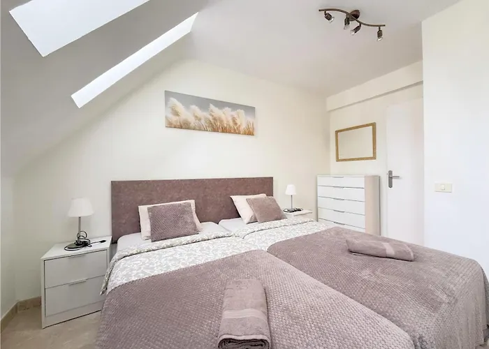 Two Bedrooms With Ocean Views *