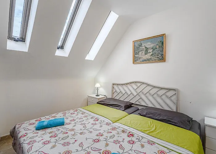 Two Bedrooms With Ocean Views 公寓