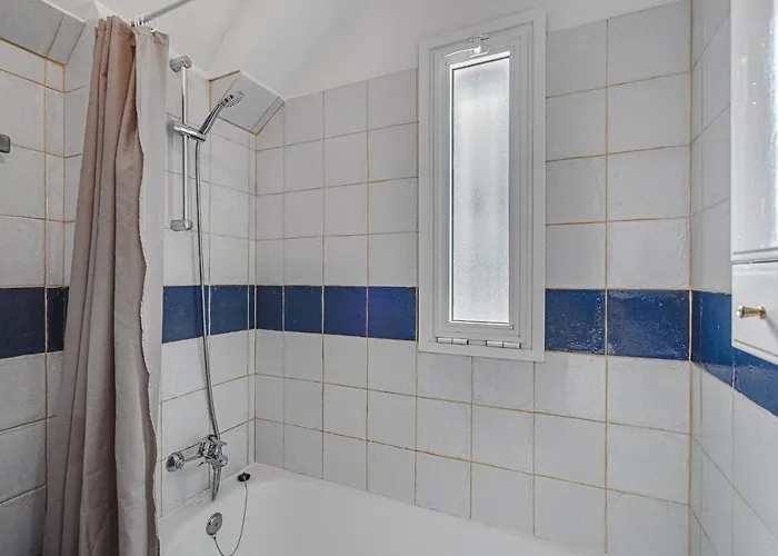 Two Bedrooms With Ocean Views 公寓